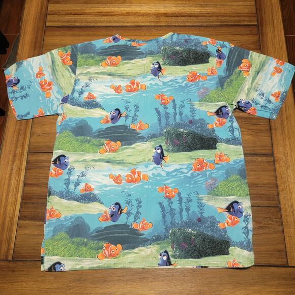 Disney Finding Nemo Scrub Top Nemo & Dori - Size Small - Picture 3 of 5